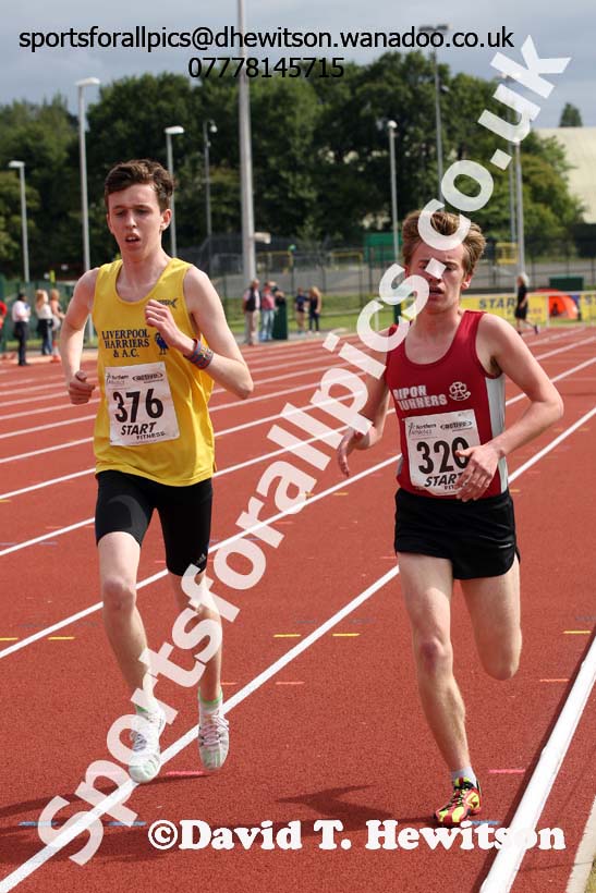 Under-17 mens 3000 metres. Photo: David T. Hewitson/Sports for All Pics